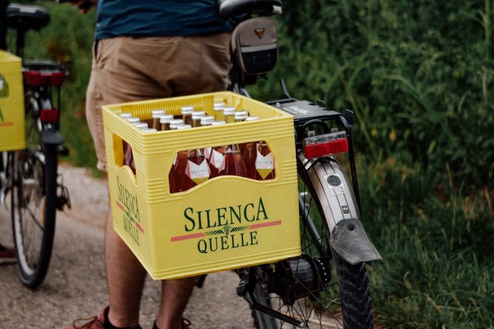 funcoo - Getränkekisten am Fahrradgepäckträger transportieren